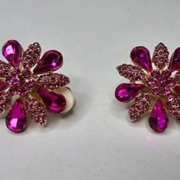Fuschia Pink Shiny Sparkly Flower Stud Clip-On Earrings 1" - Picture 1 of 3